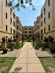 3815 N  Greenview Ave  #1W, Chicago, IL 60613