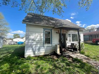109 W  Vine St, Mitchell, IN 47446
