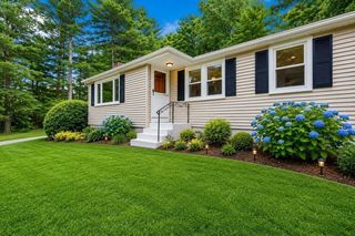 4 Cross St, Foxboro, MA 02035