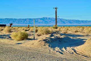 2896 Crystal Lake Ave, Thermal, CA 92274