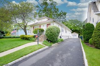 93 Forest Ave, Hawthorne, NJ 07506