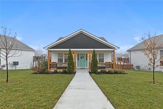 8459 Ottawa St, De Soto, KS 66018