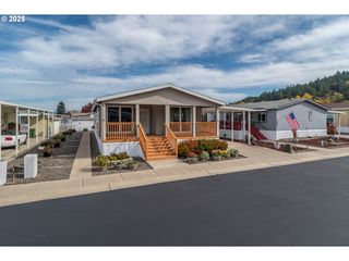 1000 E  Central Ave, Sutherlin, OR 97479