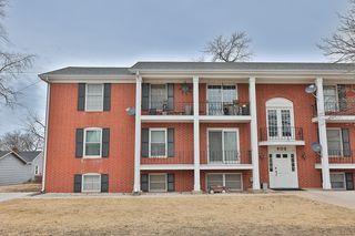 909 W  1st St #2, Pella, IA 50219