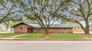 305 Hereford Dr, Brookshire, TX 77423