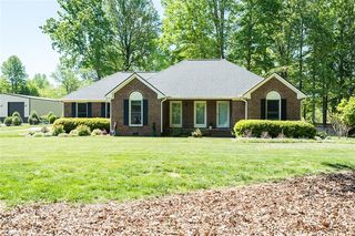 346 Canterwood Dr, Mebane, NC 27302