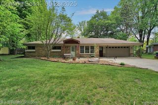 456 E  Hurst Dr, Troy, MI 48085