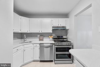 1558 Northgate Sq #58/32B, Reston, VA 20190