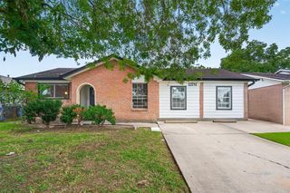 12711 Greenshire Dr, Houston, TX 77048