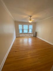 800 Sherman Ave #2, Evanston, IL 60202