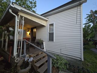 505 S  Hancock St, Mc Leansboro, IL 62859