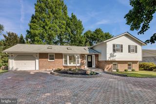 233 Church St NE, Vienna, VA 22180