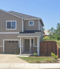755 Nottingham Ter, Eagle Point, OR 97524