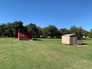 1106 2nd St, Louise, TX 77455
