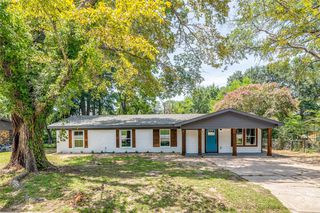 802 Arrowhead Dr, Athens, TX 75751