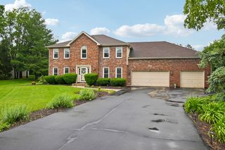 5N630 Leslie Ct, St Charles, IL 60175