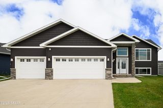 3100 44th Ave  S, Grand Forks, ND 58201