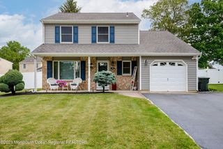 18 Jessica Drive, Howell, NJ 07731