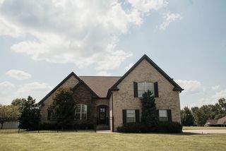 204 Allen Dr, Greenbrier, TN 37073
