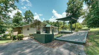 55 Chatuge Village Dr, Hayesville, NC 28904