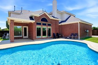 5231 Woodfield Dr, Grand Prairie, TX 75052
