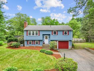 10 Tamarack Rd, Natick, MA 01760