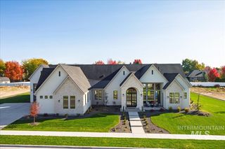 1054 N  Delehaye Ave, Eagle, ID 83616
