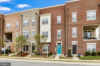 21077 Ashburn Heights Dr, Ashburn, VA 20148
