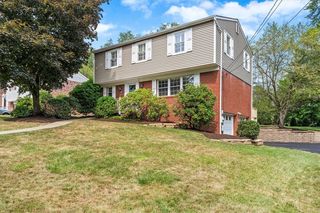 8868 Willoughby Rd, Pittsburgh, PA 15237