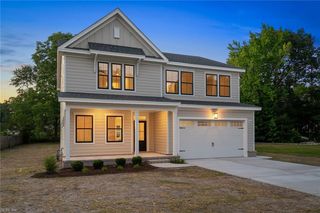 1093 Washington Dr, Chesapeake, VA 23322