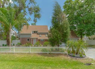 19017 Cedar Ln, Lutz, FL 33548