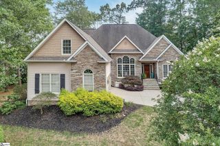 9 Mendenhall Ct, Simpsonville, SC 29681