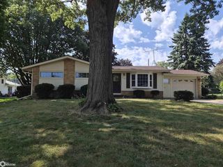 2205 N  3rd Ave E, Newton, IA 50208
