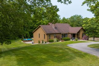 64 Attawanhood Trail, Amston, CT 06231