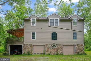 198 Valley Ln, Hummelstown, PA 17036