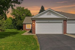 762 Lake Ridge Dr, Woodbury, MN 55129