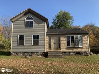 8135 Van Cleve Rd, Vassar, MI 48768