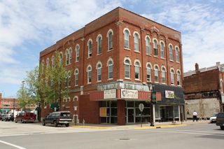 122 Center St #3B, Winona, MN 55987
