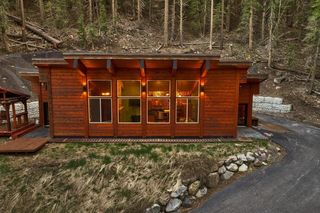 7585 River Rd, Truckee, CA 96161