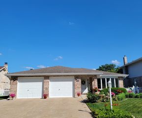 17213 Arrowhead Trce, Oak Forest, IL 60452
