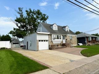 155 Roosevelt Avenue, Freeport, NY 11520