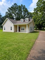 108 Bailey St, Coffeeville, MS 38922