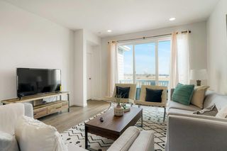 521 High Point Dr, Longmont, CO 80504