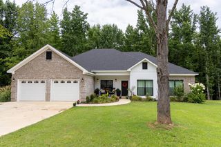 486 Horseshoe Hills Rd, Killen, AL 35645