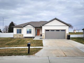 1114 E  Meadow Ridge Rd, Norfolk, NE 68701