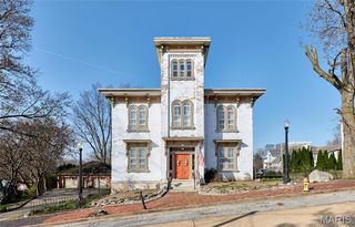 320 N  Main St, Louisiana, MO 63353