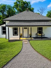 3827 Boatmans Cir, Pryor, OK 74361
