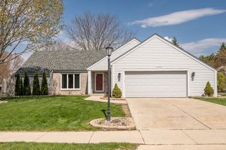 2003 Penhurst WAY, Waukesha, WI 53186