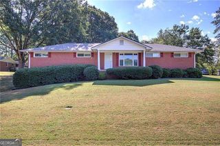 24 Beechwood Dr, Cartersville, GA 30120