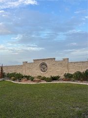 1477 Dancing Elk Dr, Corpus Christi, TX 78415